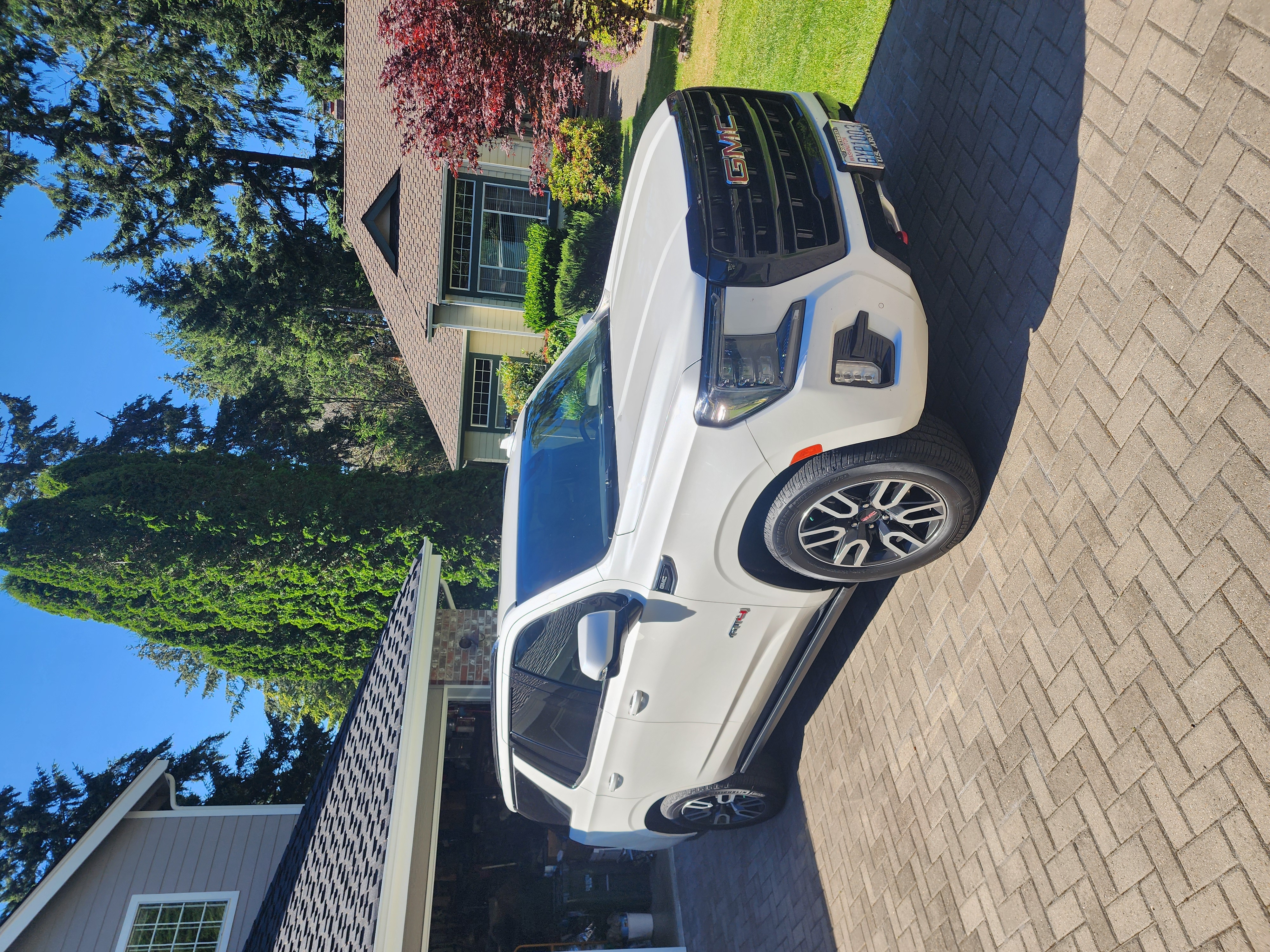 Used 2021 GMC Yukon AT4 w/ AT4 Premium Plus Package AWD/4WD image 6
