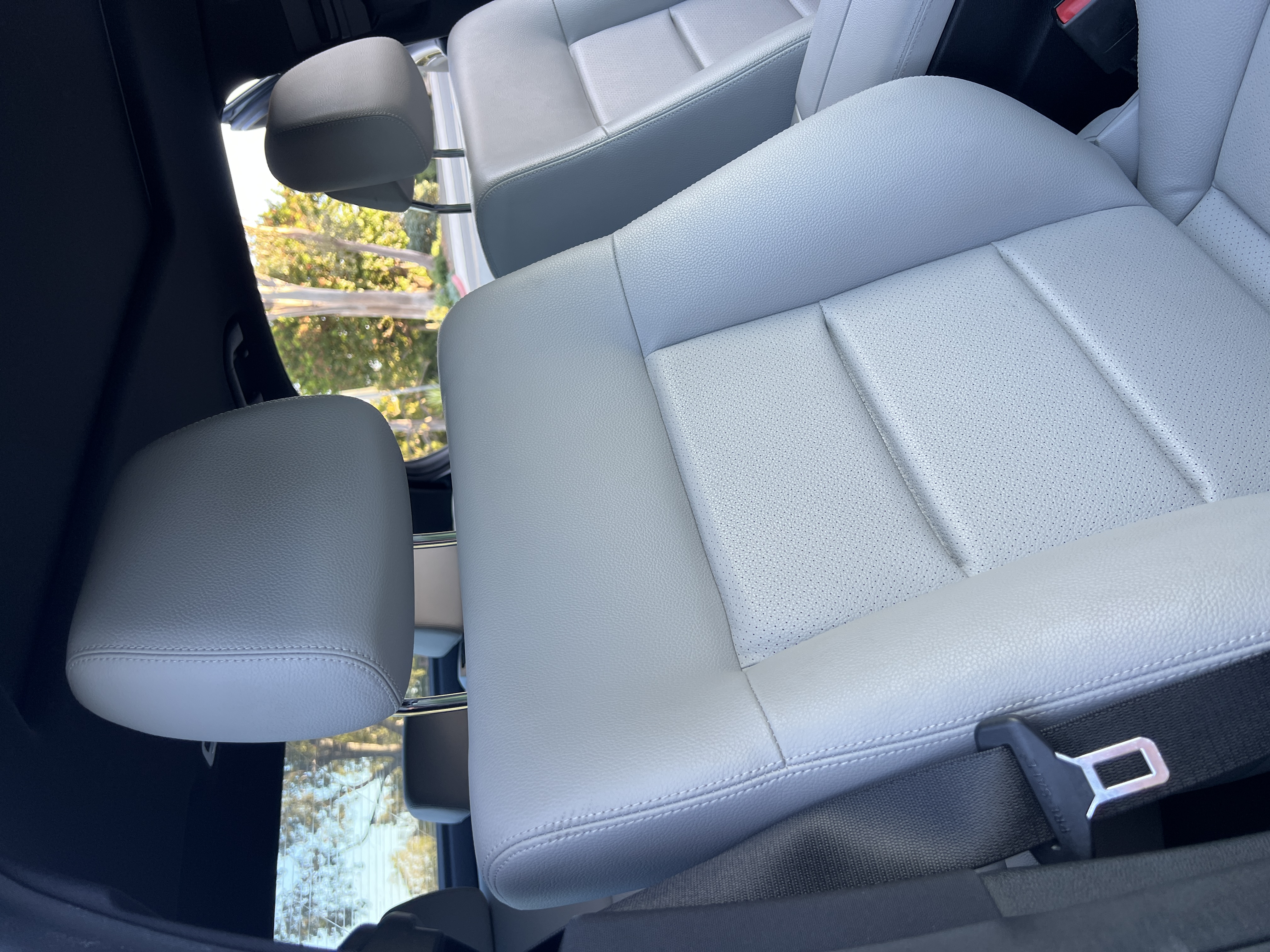 Used 2013 Mercedes-Benz E 350 Sedan image 10