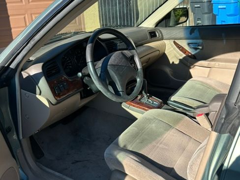 Used 2004 Subaru Outback Wagon AWD/4WD image 11