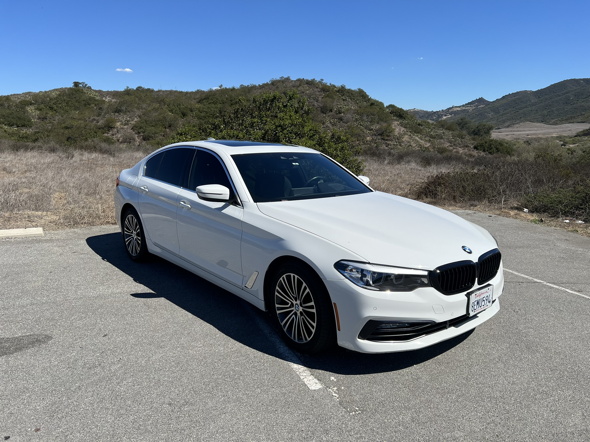 Used 2018 BMW 530i w/ Premium Package RWD image 2
