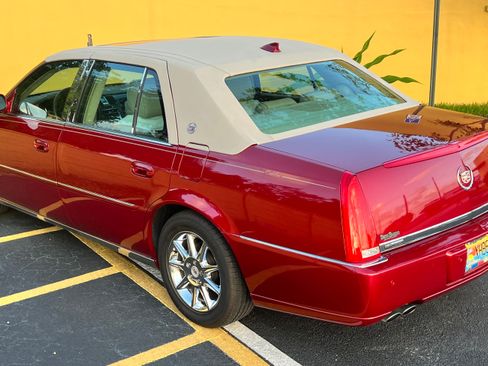 Used 2011 Cadillac DTS Luxury image 11
