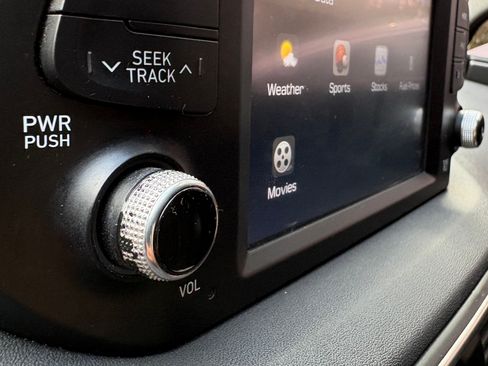 Used 2019 Hyundai Santa Fe Limited image 15