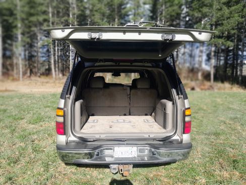 Used 2004 GMC Yukon SLT w/ 1SC Preferred Equipment Group image 9