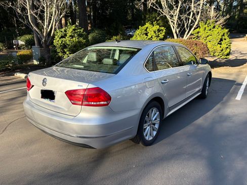 Used 2012 Volkswagen Passat 2.5 SEL image 5