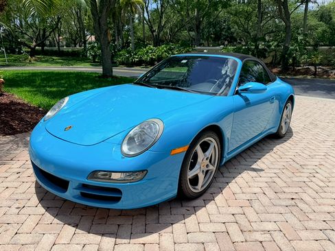 Used 2005 Porsche 911 Carrera RWD image 2