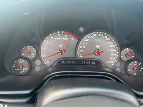 Used 2000 Chevrolet Corvette Convertible w/ Performance Handling Pkg RWD image 12