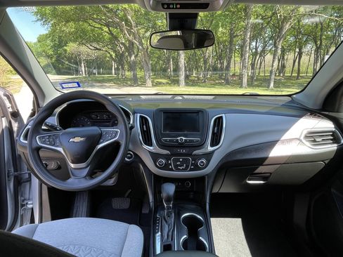 Used 2022 Chevrolet Equinox LS image 19
