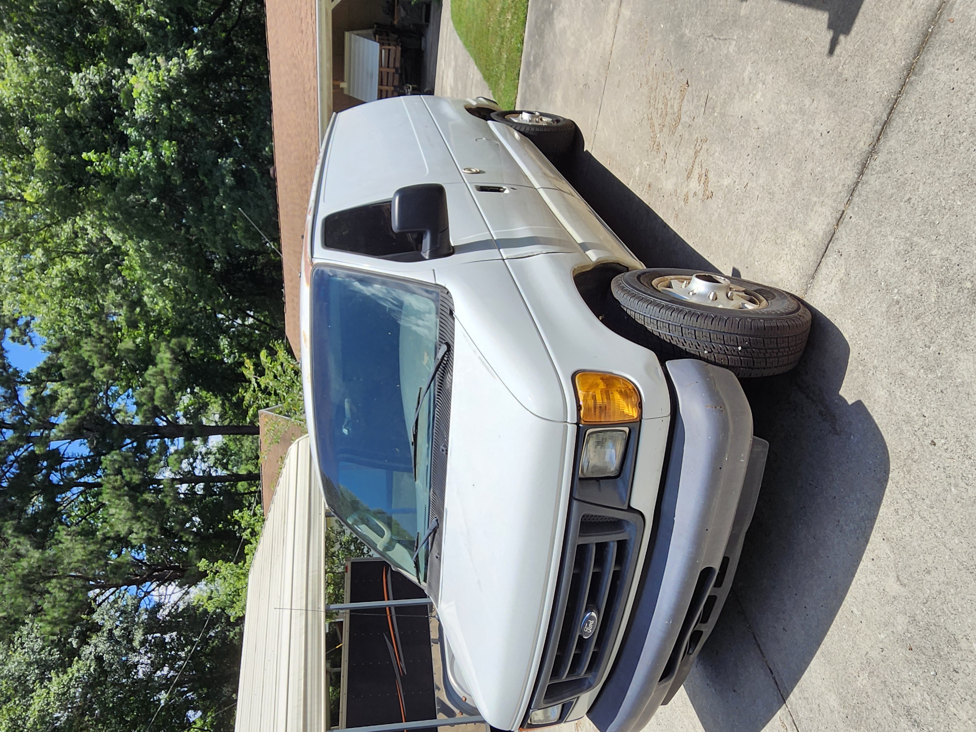 Used 2006 Ford E-250 and Econoline 250 RWD image 6