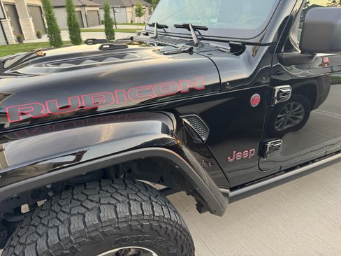 Used 2023 Jeep Gladiator Rubicon w/ LED Lighting Group AWD/4WD image 9