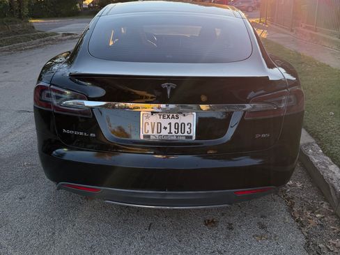 Used 2013 Tesla Model S Performance image 6