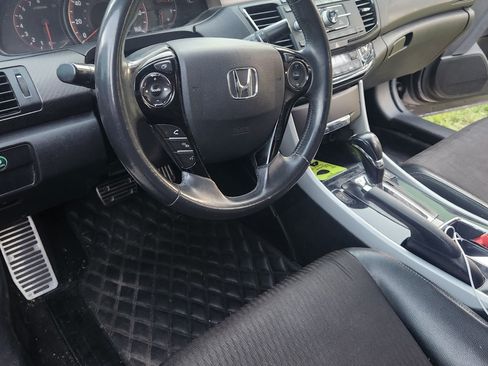 Used 2017 Honda Accord Sport image 14