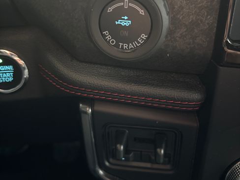 Used 2023 Ford Expedition Limited image 15