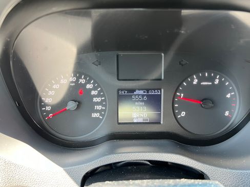 Used 2021 Mercedes-Benz Sprinter 2500 image 11