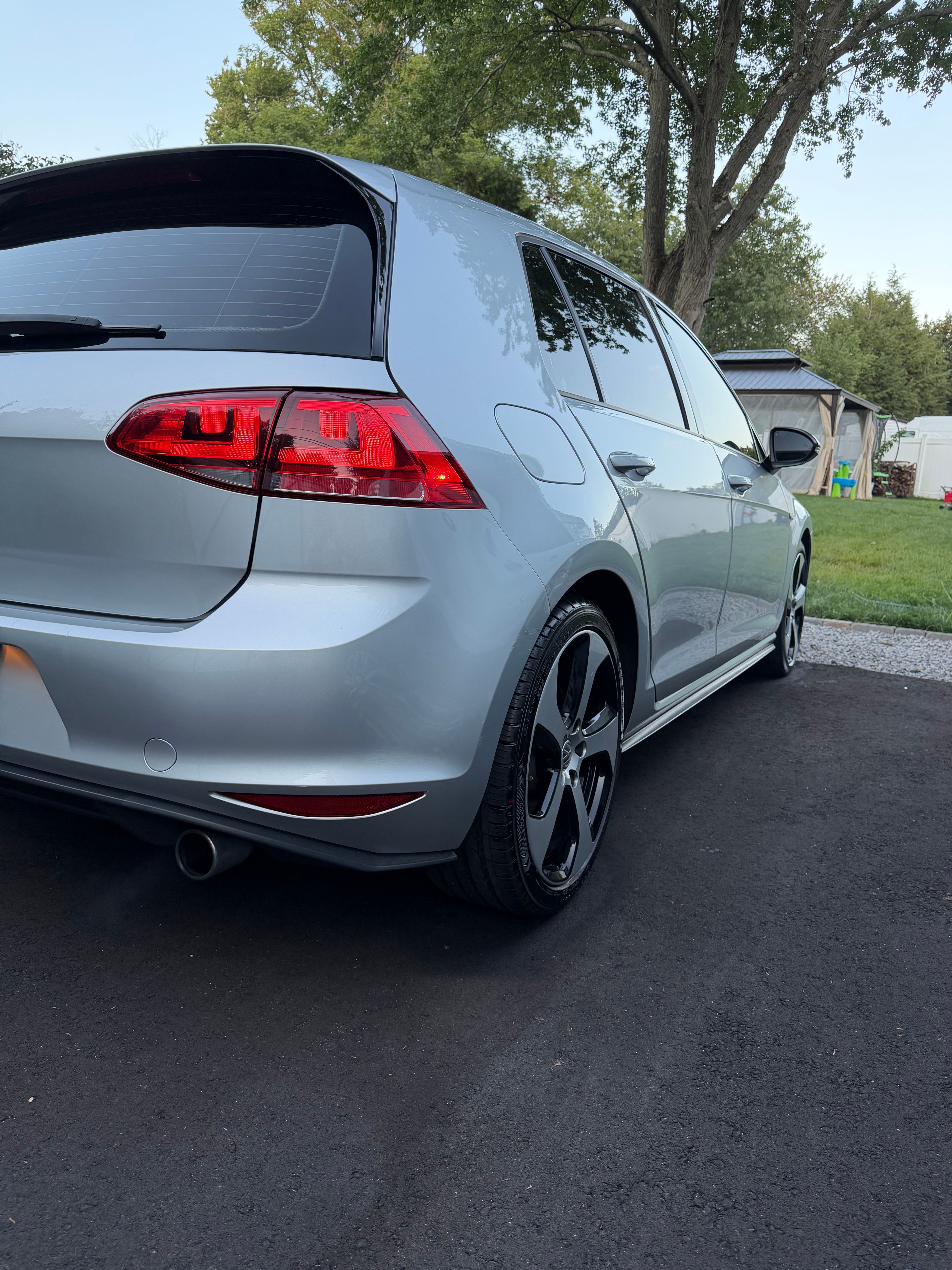 Used 2017 Volkswagen GTI Autobahn FWD image 5