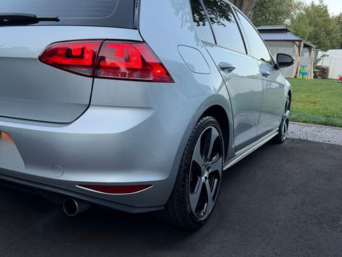 Used 2017 Volkswagen GTI Autobahn FWD image 5