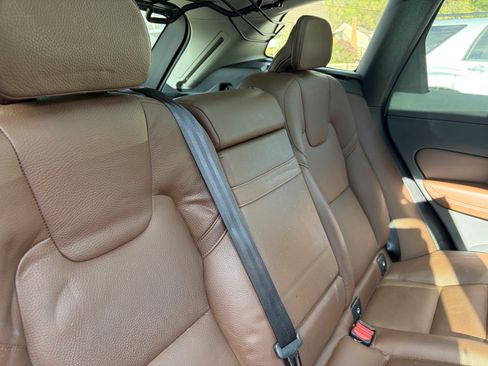 Used 2020 Volvo XC60 T5 Momentum image 17