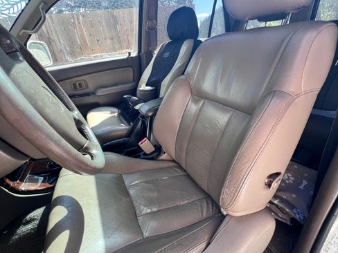 Used 2000 Toyota 4Runner Limited AWD/4WD image 17