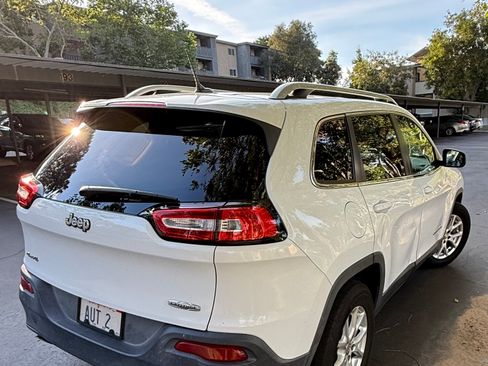 Used 2014 Jeep Cherokee Latitude image 2