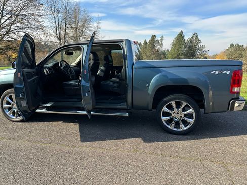 Used 2011 GMC Sierra 1500 SLT w/ SLT Convenience Package image 4