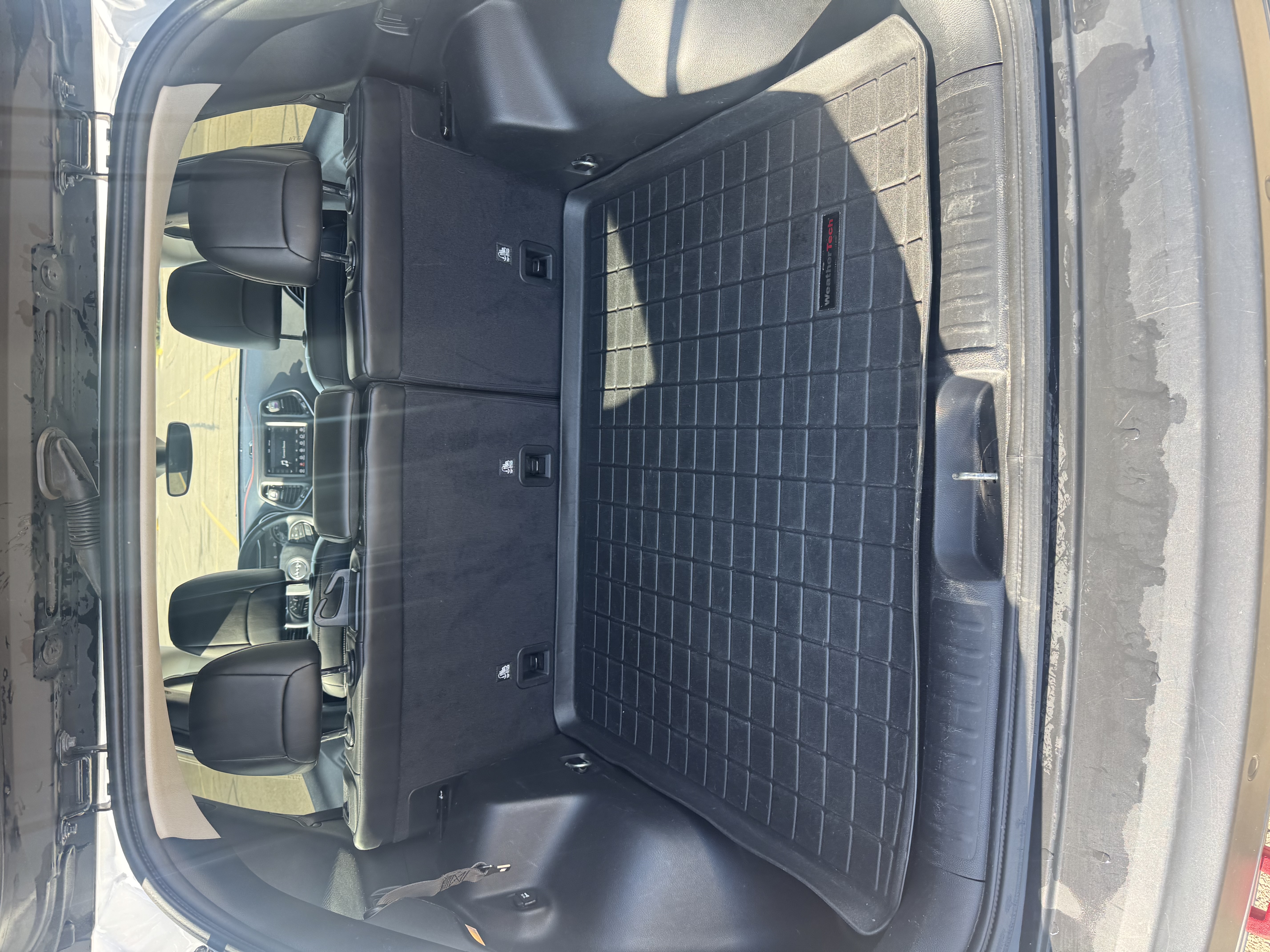 Used 2019 Jeep Cherokee Trailhawk w/ Cold Weather Group AWD/4WD image 9