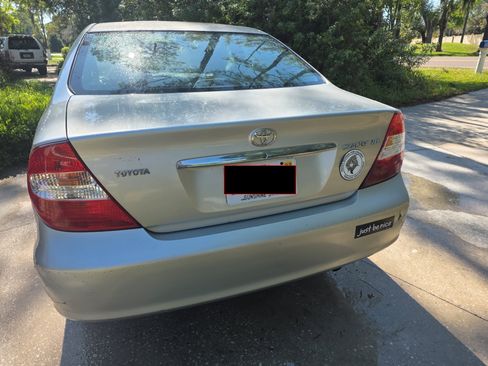 Used 2003 Toyota Camry XLE image 2