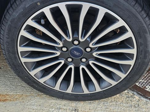 Used 2018 Ford Fusion SE w/ Equipment Group 602A image 17