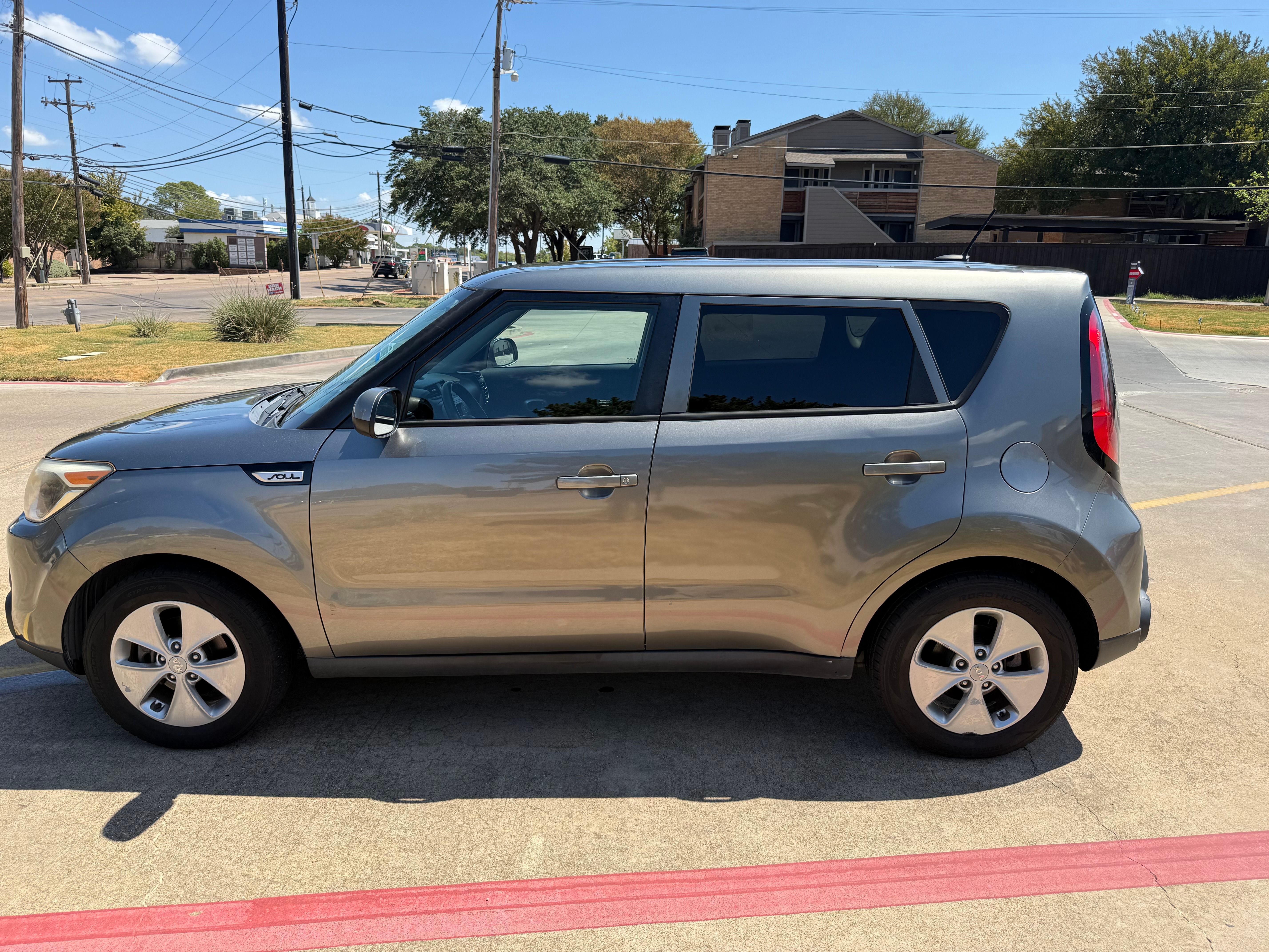 Used 2015 Kia Soul FWD image 2