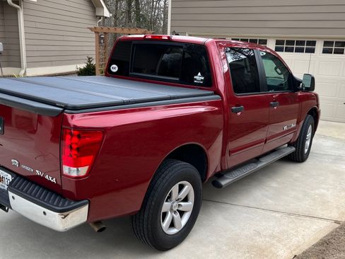 Used 2013 Nissan Titan SV w/ SV Premium Utility Pkg image 4