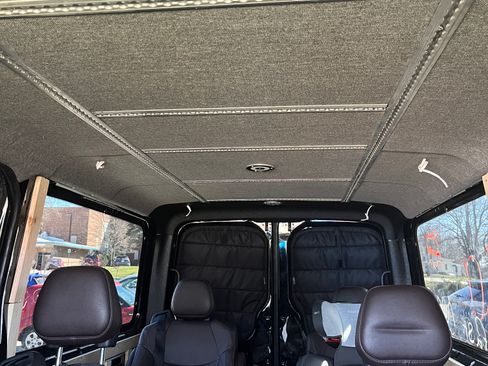 Used 2017 Mercedes-Benz Sprinter 2500 image 4