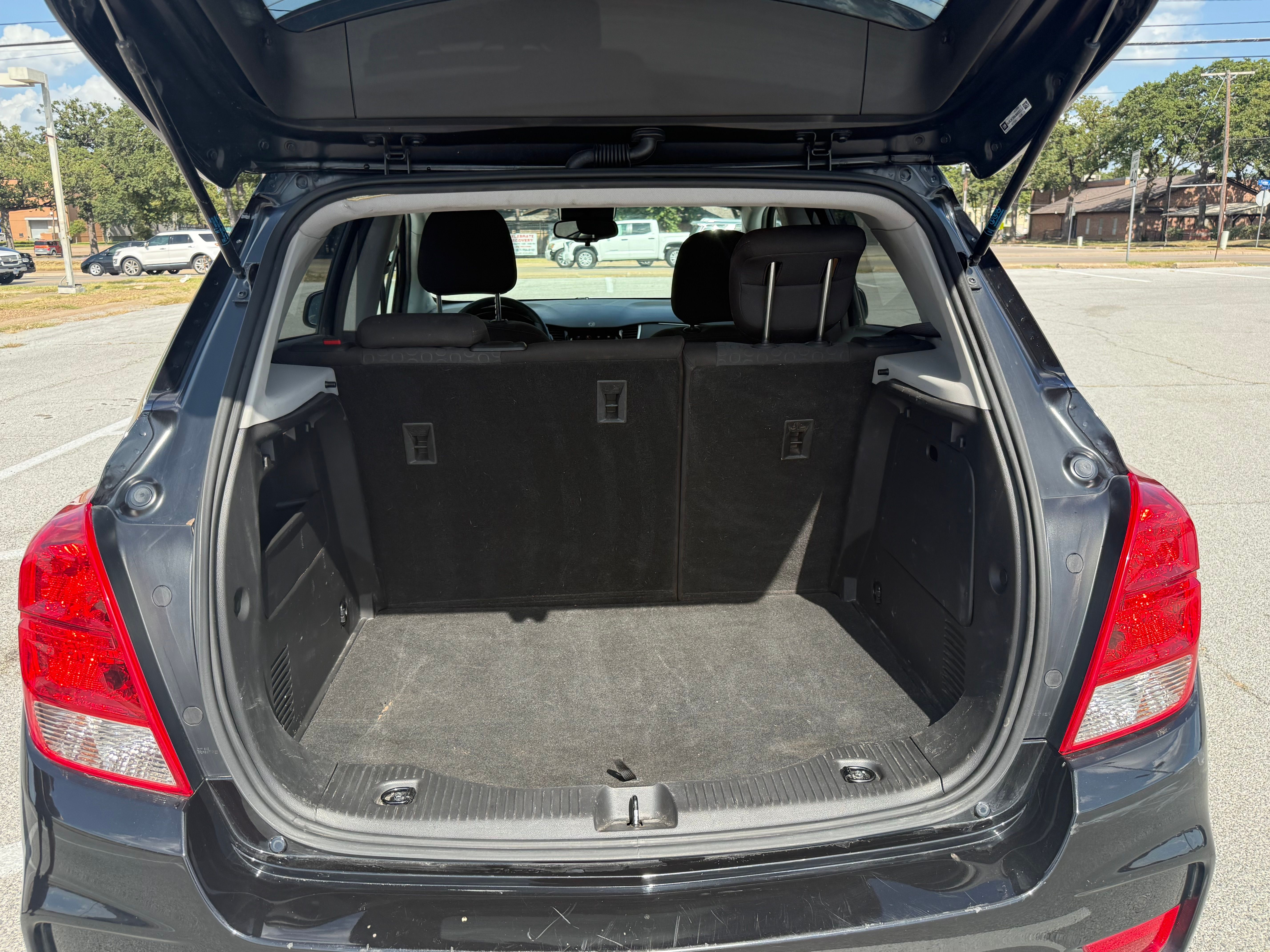 Used 2019 Chevrolet Trax LS FWD image 12