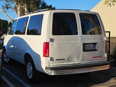 Used 2005 Chevrolet Astro Passenger image 4