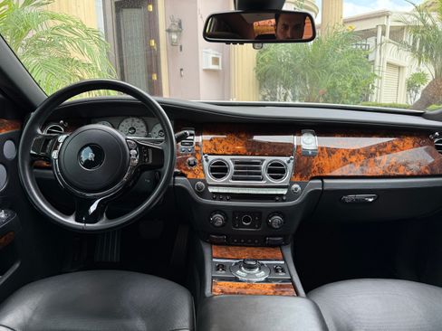 Used 2013 Rolls-Royce Ghost image 6