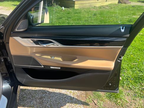 Used 2016 BMW 740i image 16