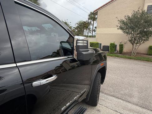 Used 2022 GMC Sierra 3500 Denali w/ Denali Black Diamond Edition image 11