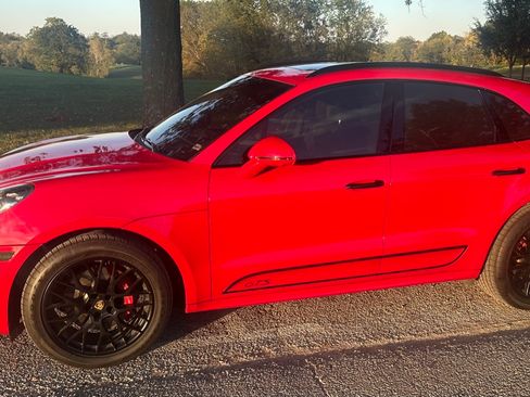 Used 2018 Porsche Macan GTS image 1