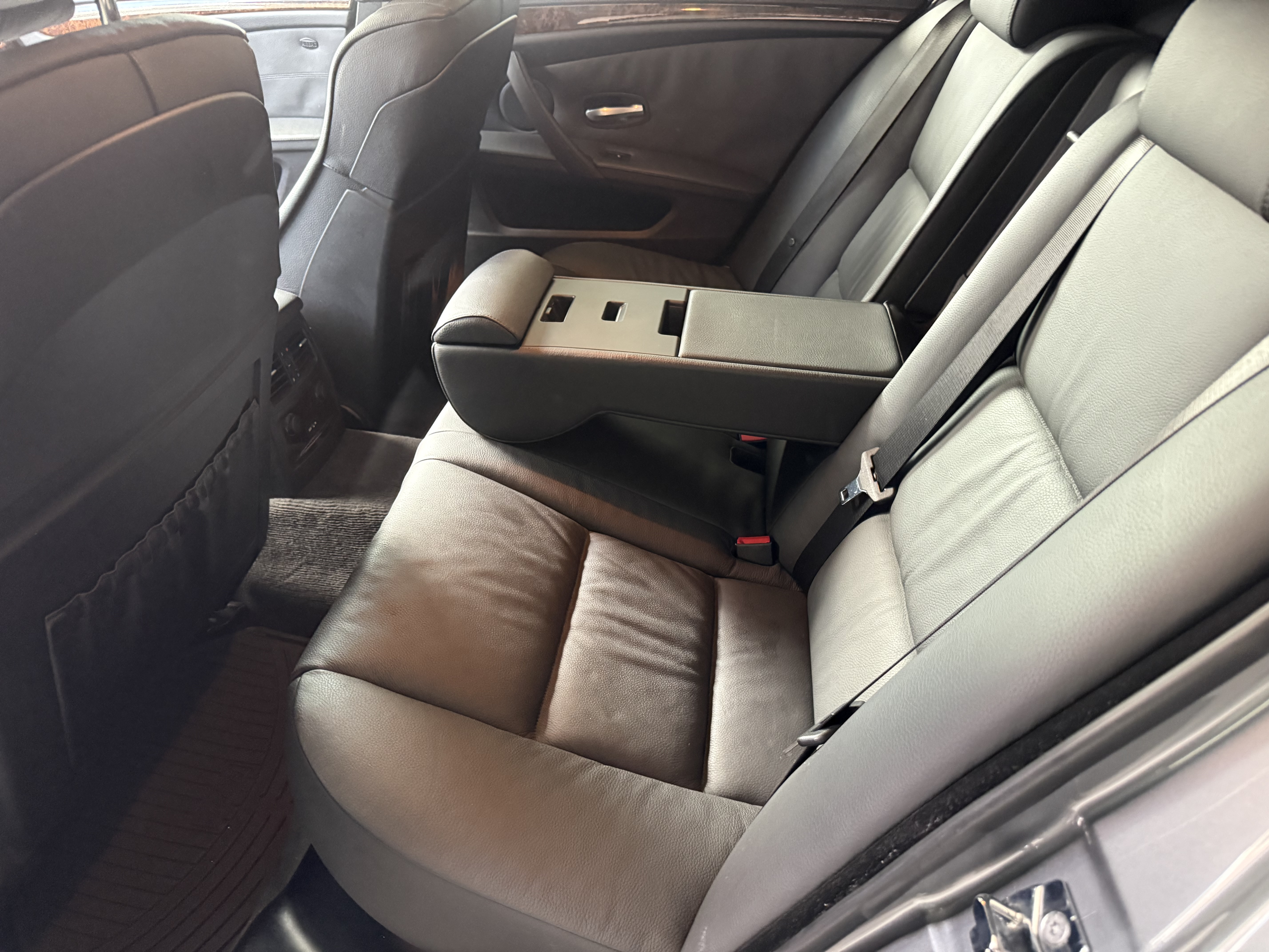 Used 2008 BMW 550i Sedan RWD image 11
