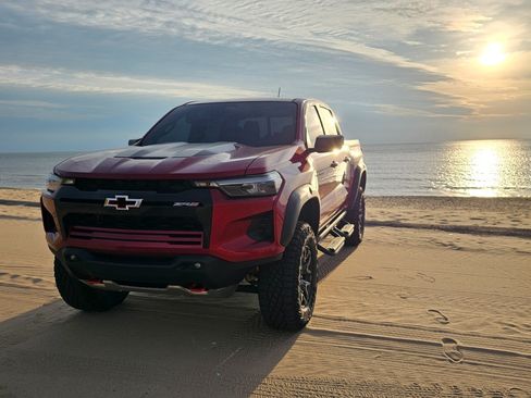 Used 2024 Chevrolet Colorado ZR2 w/ Safety Package image 5