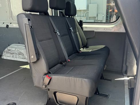 Used 2014 Mercedes-Benz Sprinter 2500 image 16