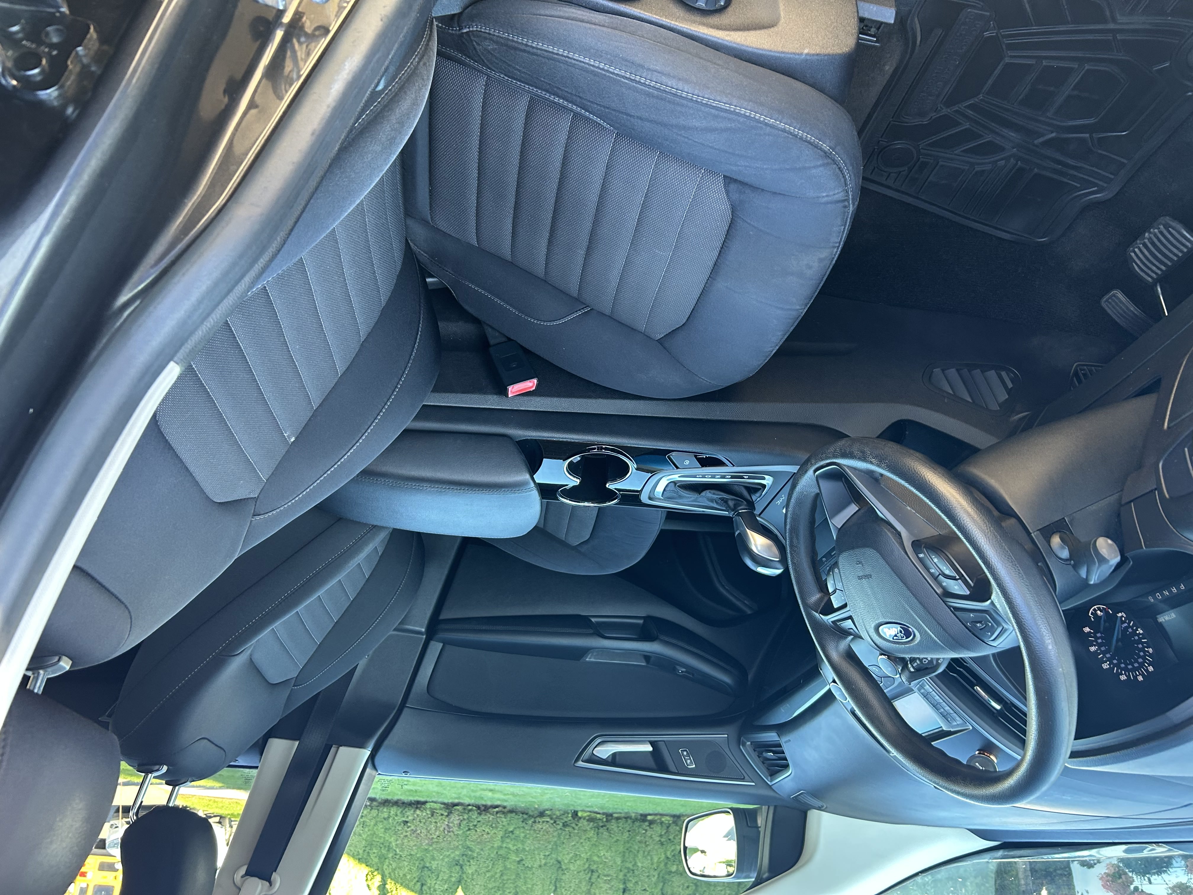 Used 2015 Ford Edge SE FWD image 10