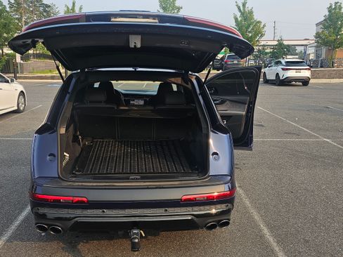Used 2021 Audi SQ7 Prestige AWD/4WD image 9