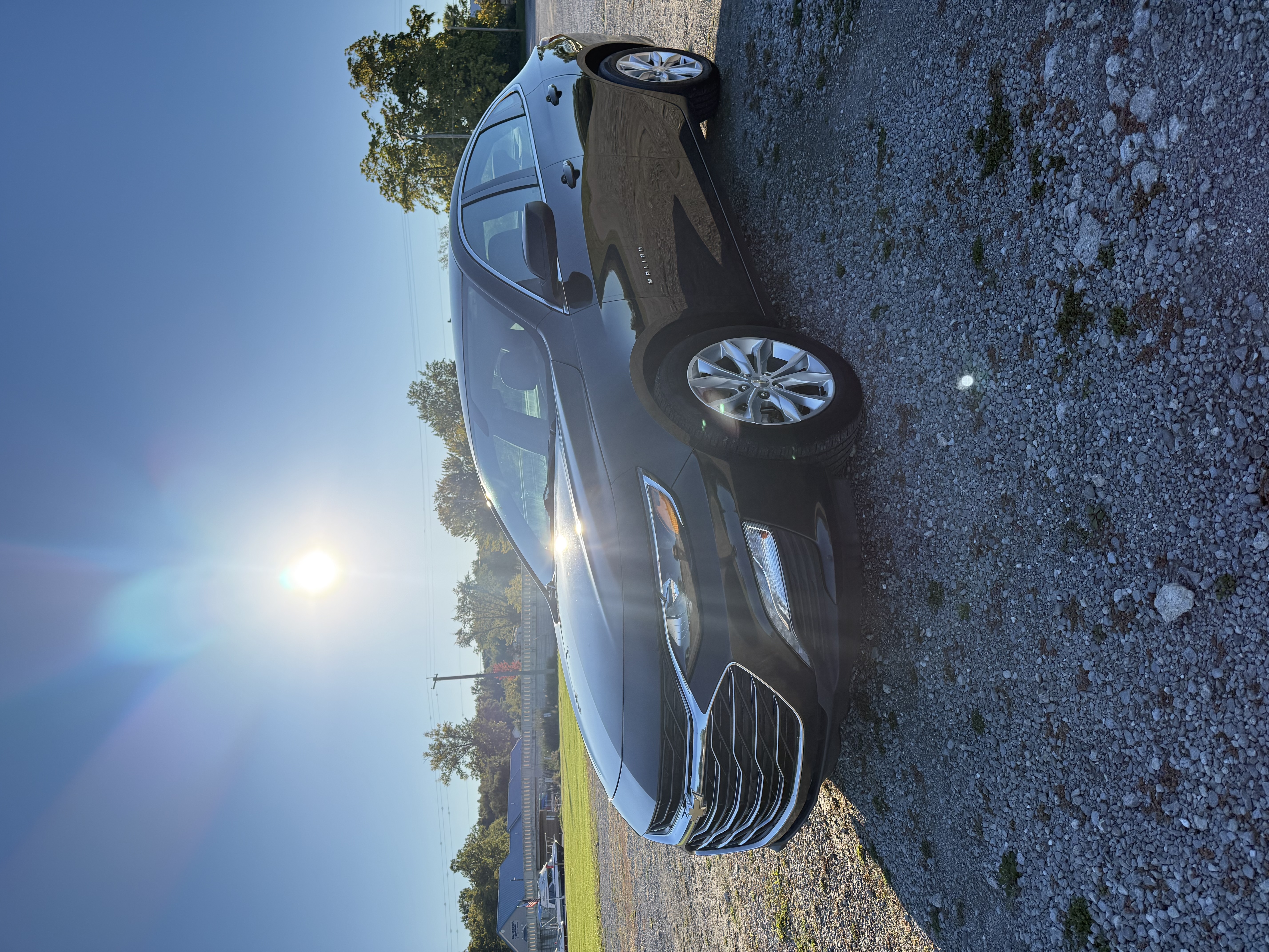 Used 2021 Chevrolet Malibu LT FWD image 2
