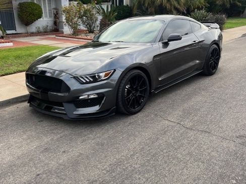 Used 2019 Ford Mustang Shelby GT350 w/ Technology Package image 5