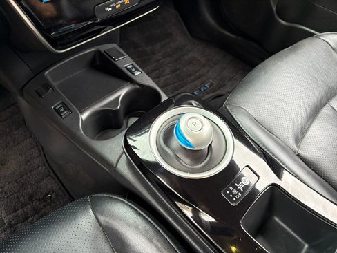 Used 2016 Nissan Leaf SL w/ Premium Package image 19