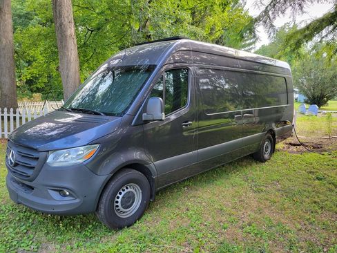 Used 2023 Mercedes-Benz Sprinter 2500 image 4