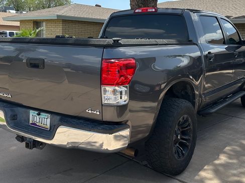 Used 2013 Toyota Tundra 4x4 CrewMax w/ Tow Pkg image 5