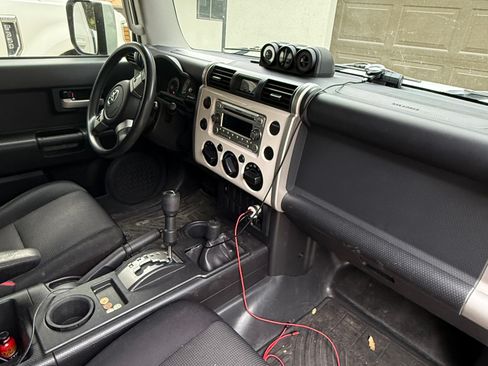 Used 2014 Toyota FJ Cruiser 4WD w/ Convenience Package image 8