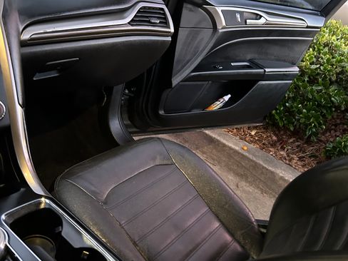 Used 2018 Ford Fusion SE image 14