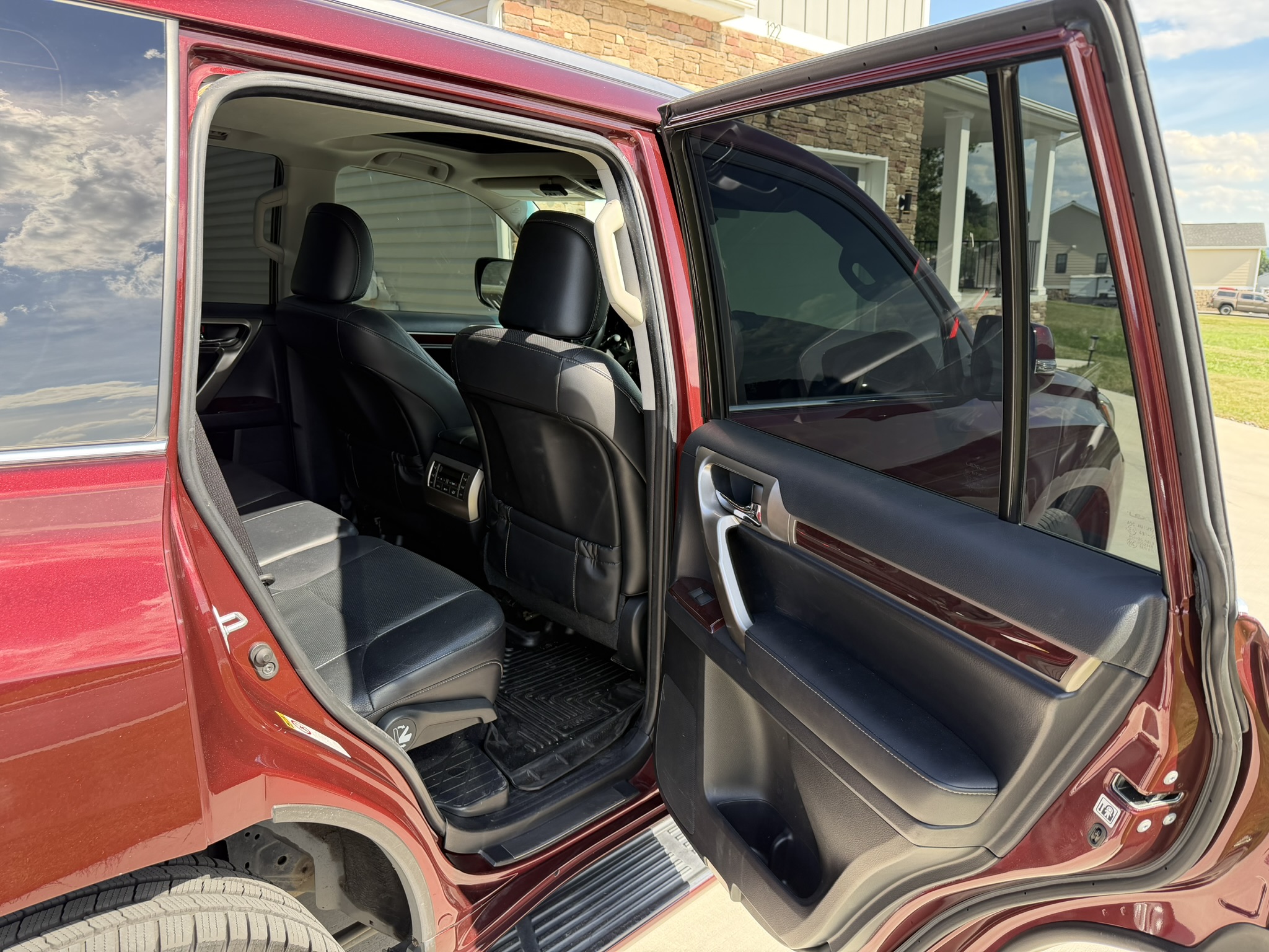 Used 2015 Lexus GX 460 w/ Premium Package AWD/4WD image 17