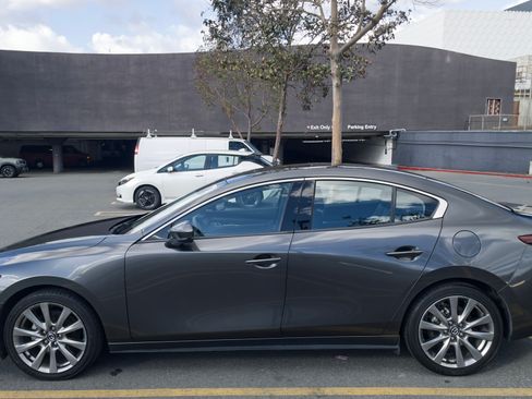 Used 2021 MAZDA MAZDA3 s image 9
