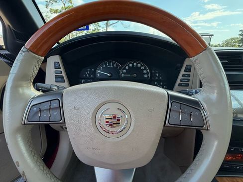 Used 2008 Cadillac XLR RWD image 20